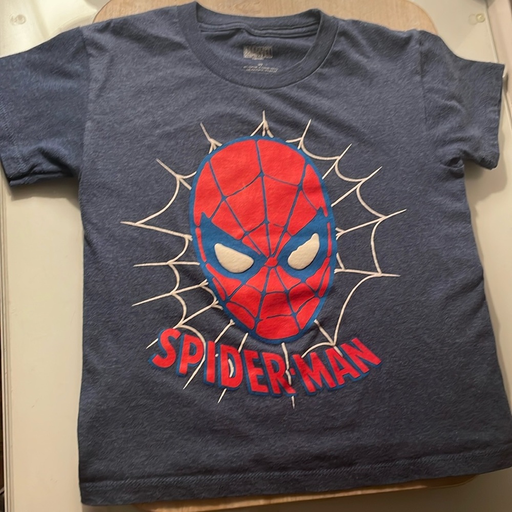 EUC Marvel Spider-Man size 7 dark blue short sleeve t-shirt